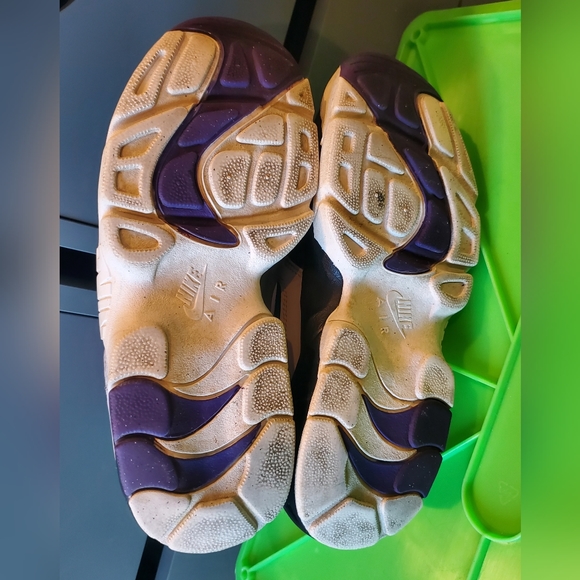 NIKE AIR DIAMOND TURF 2 GS ☆ Wolf Grey Crimson ☆ SIZE 5.5Y or 7 US WOMENS ☆ EUC - Picture 10 of 12